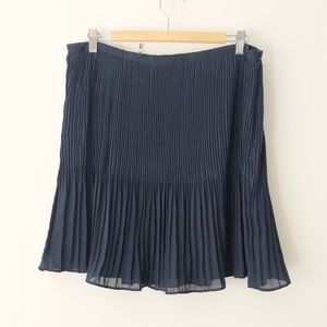 Navy lined, pleated short skirt from Joe Fresh, size L